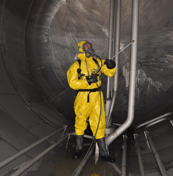 chemical-tank-cleaning-sml-1024x680